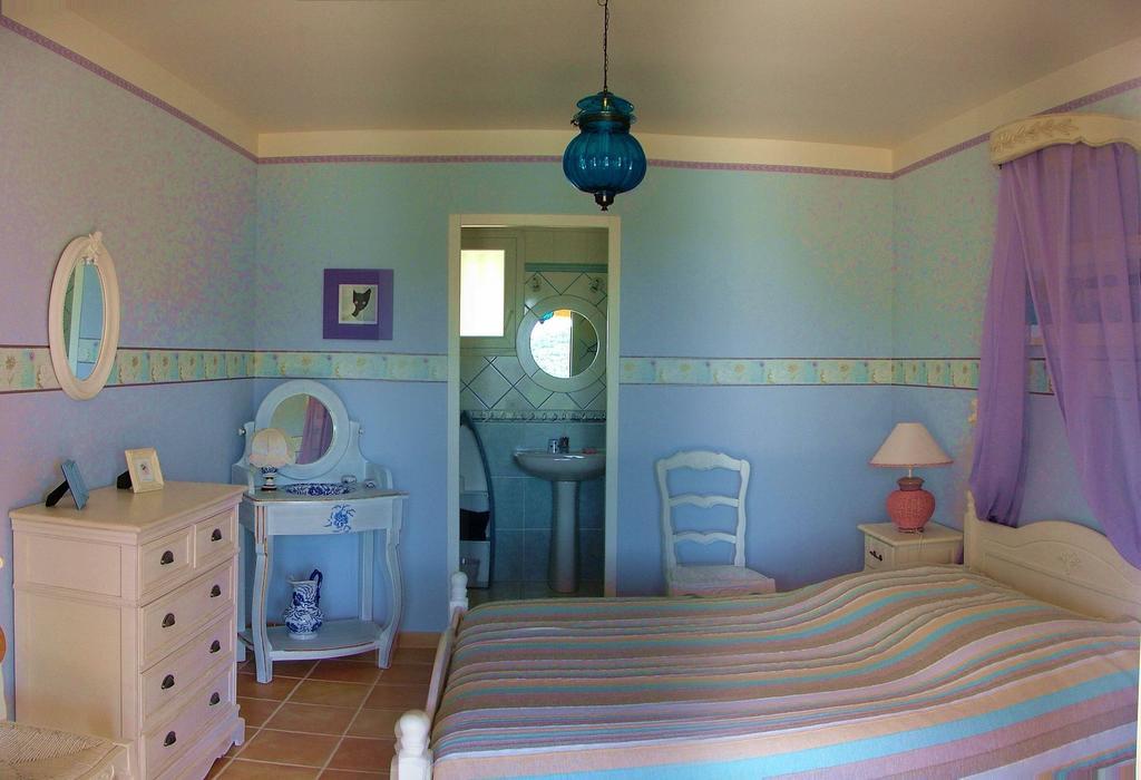Mas De Courreges Hotell Saint-Hippolyte-du-Fort Rom bilde